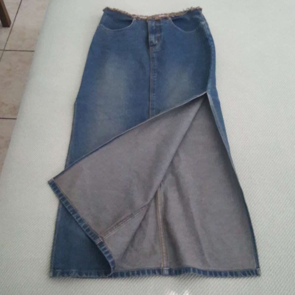 Skirts - Picture 7 of 12
